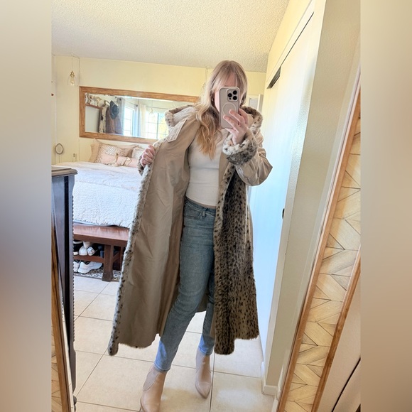 Vintage Reversible Hooded Rain Trench Coat with Cheetah Faux - Picture 10 of 17